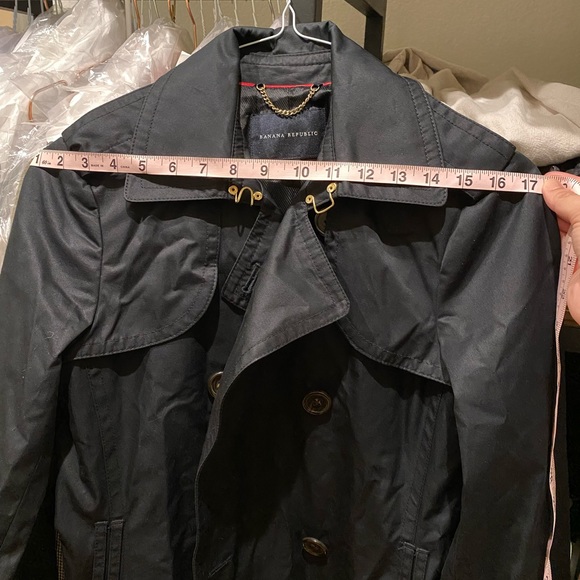 New without tags, Banana Republic Woman’s Black Classic Trench Coat with pockets - Picture 13 of 15